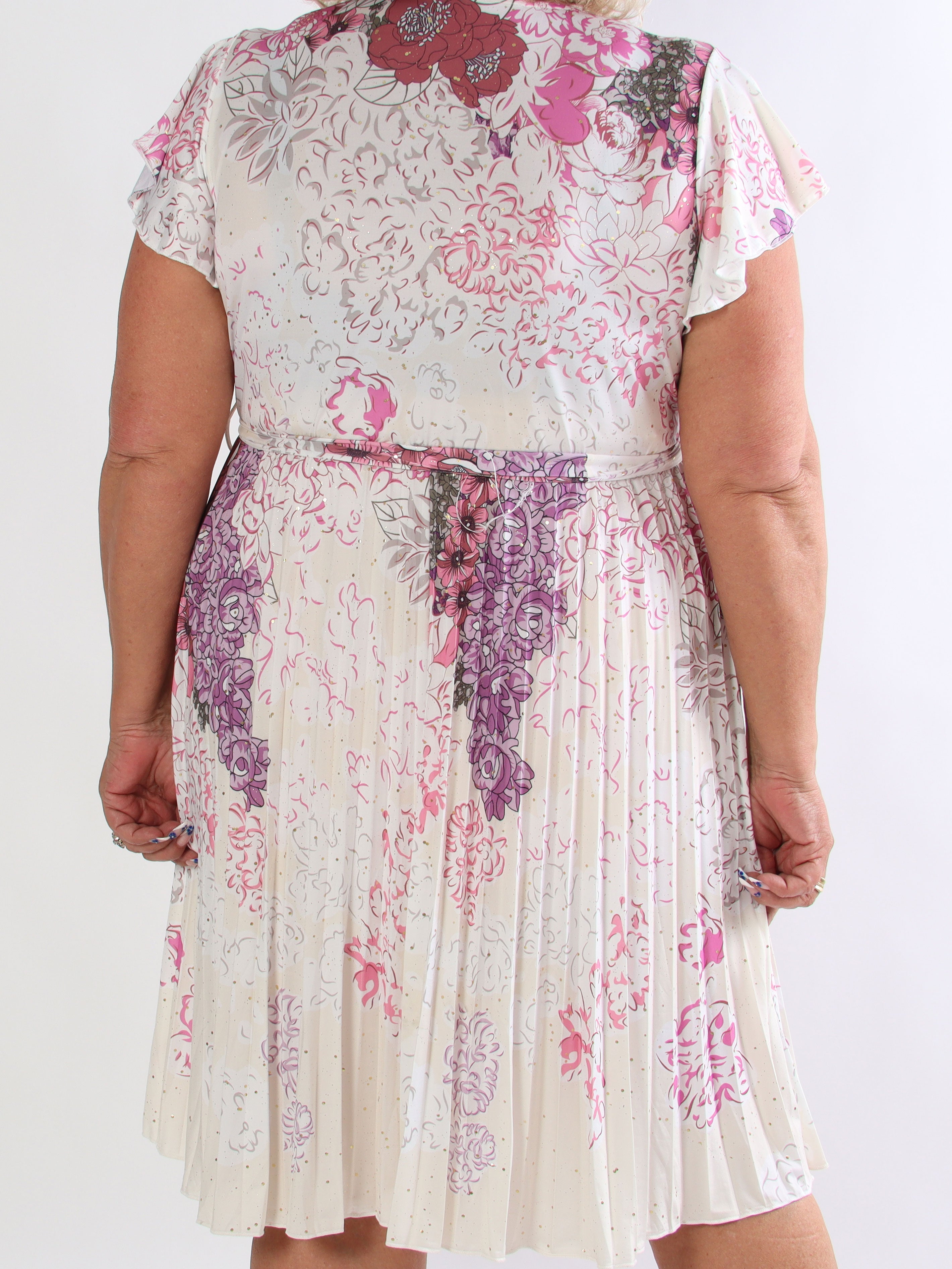 Silvija Flower Short - Elastisk plus size mønstret kjole med plisseret skørt og guld støv